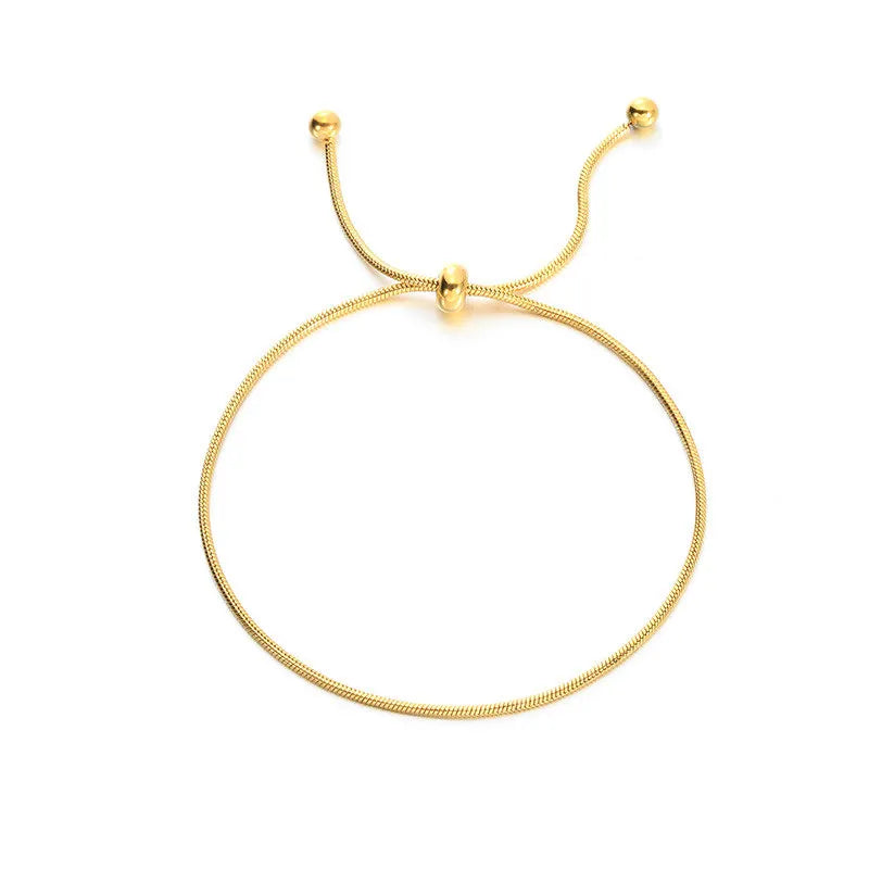 Stylish adjustable anklet, perfect for a chic, vintage beach look.
