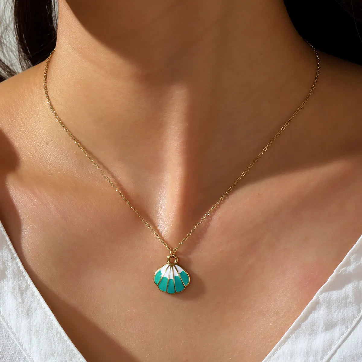 Waterproof Dainty Enamel Shell Necklace – Everyday Elegance!