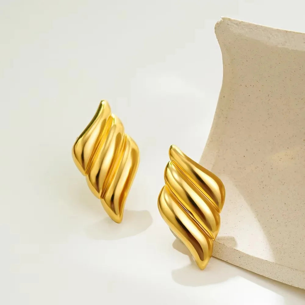 Vintage Gold-Plated Shell & Starfish Earrings