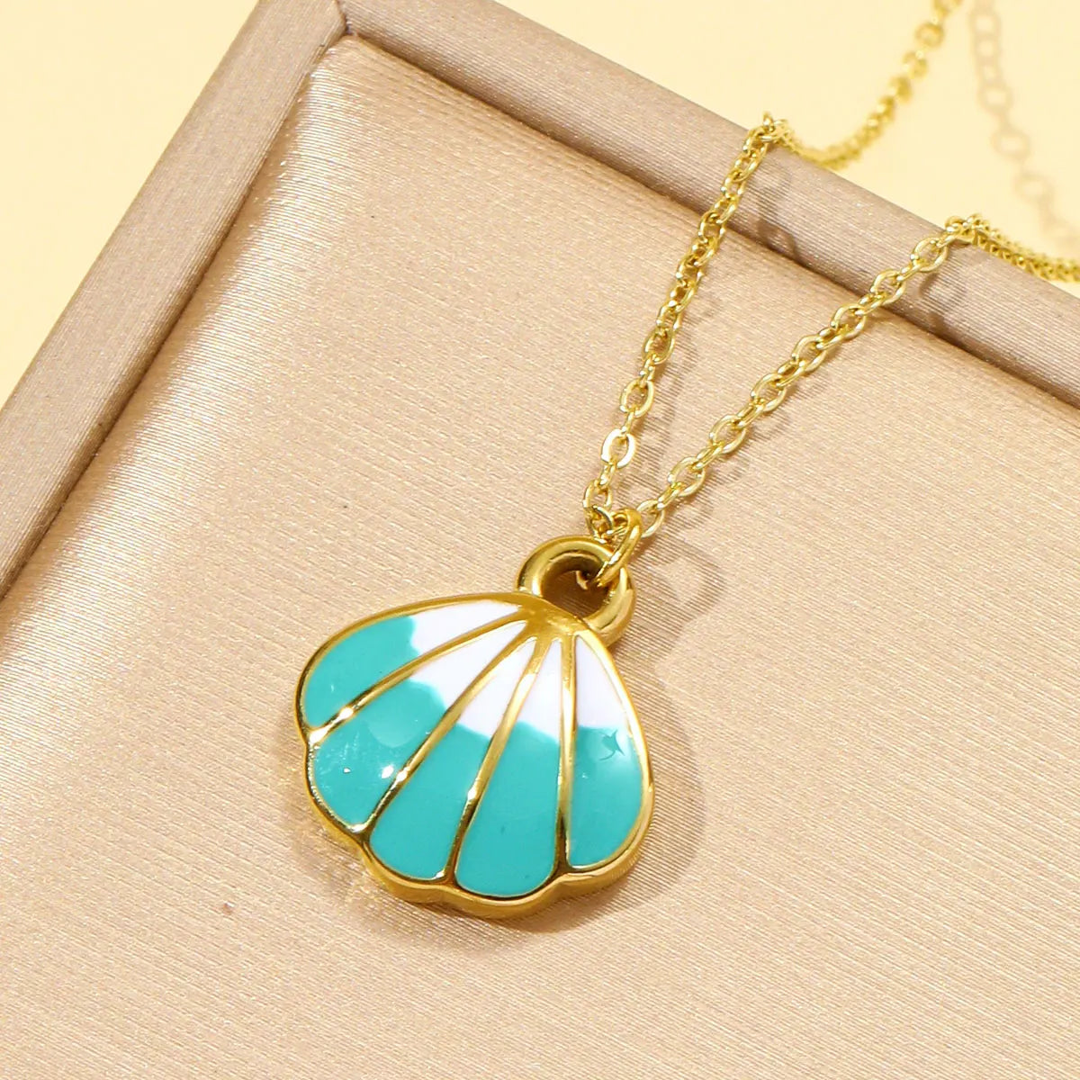Waterproof Dainty Enamel Shell Necklace – Everyday Elegance!