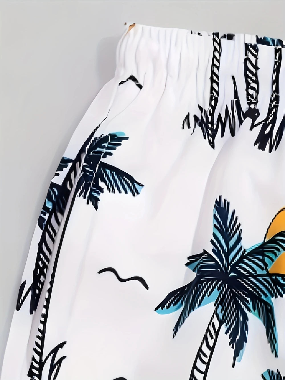 🌴 Embrace the Tropics: Men's Palm Tree Print Beach Shorts! 🌴