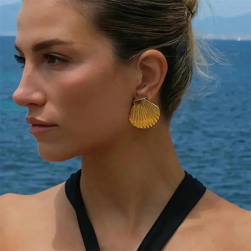 Vintage Gold-Plated Shell & Starfish Earrings