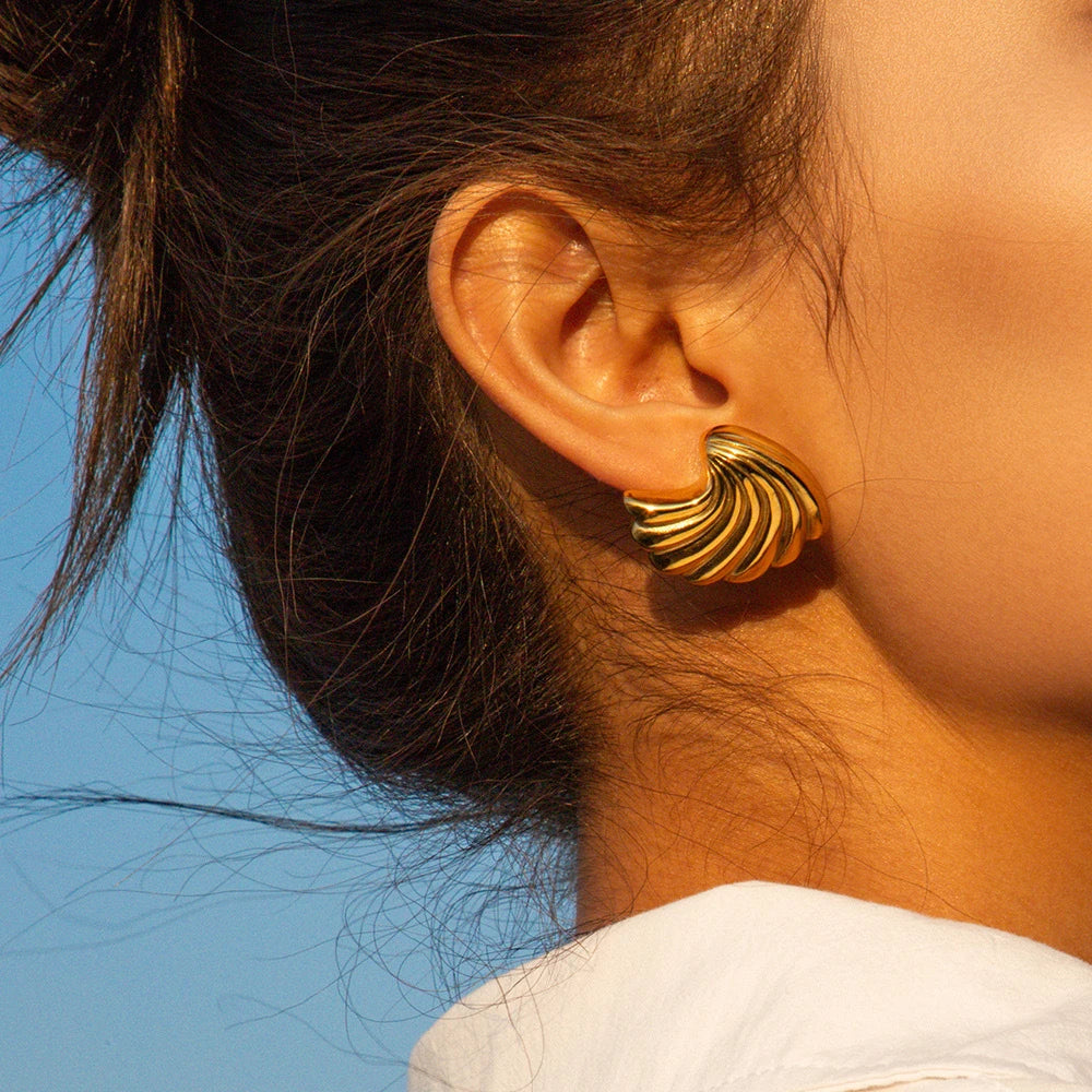 Vintage Gold-Plated Shell & Starfish Earrings